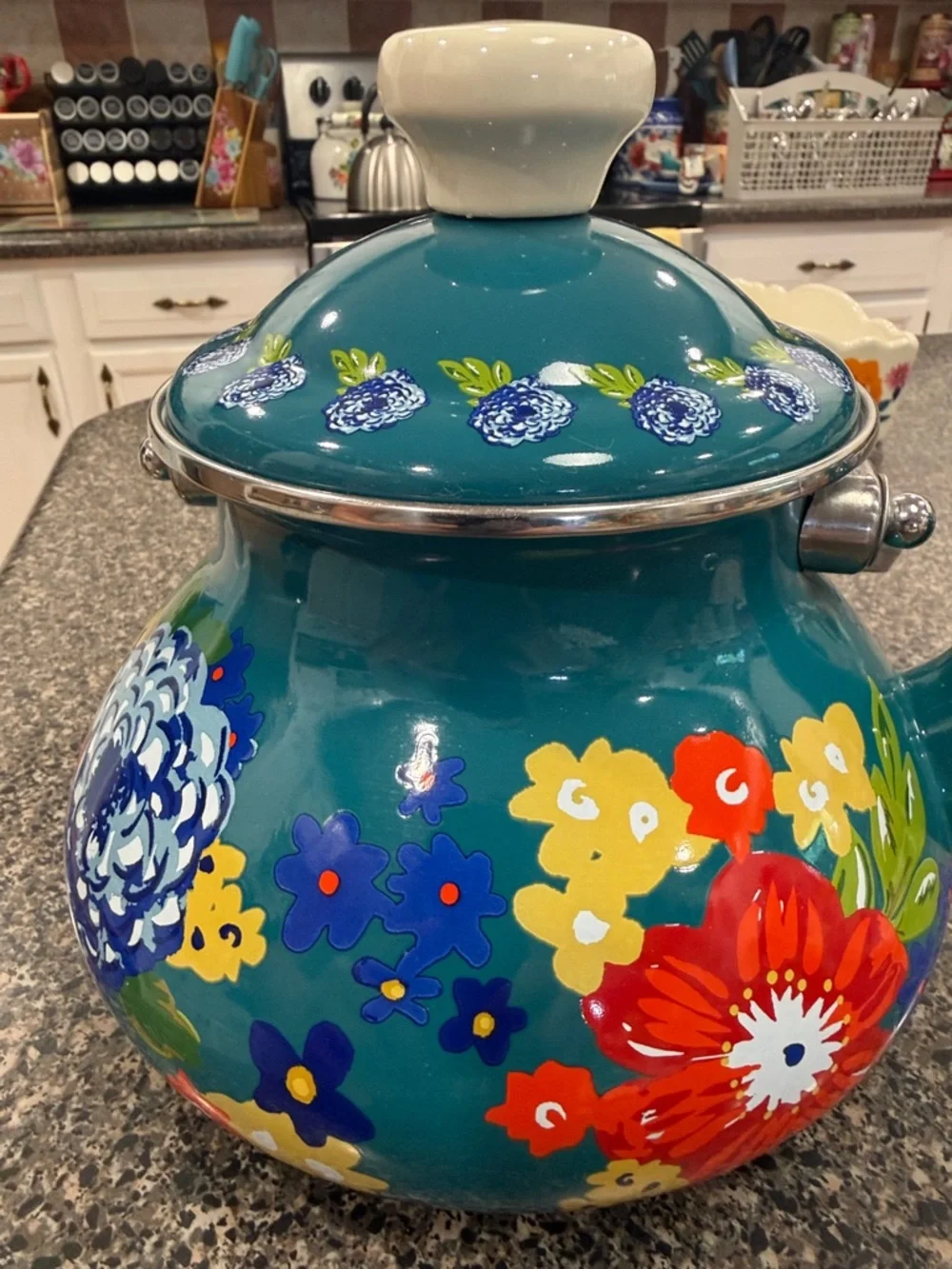 The Pioneer Woman Dazzling Dahlias Stovetop Kettle with Cream Handle- 2 quart